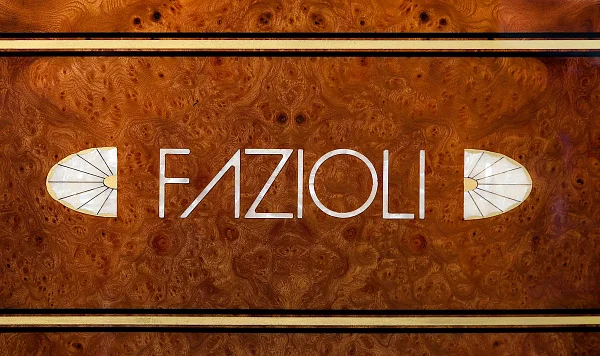 Рояль Fazioli Red Elm
