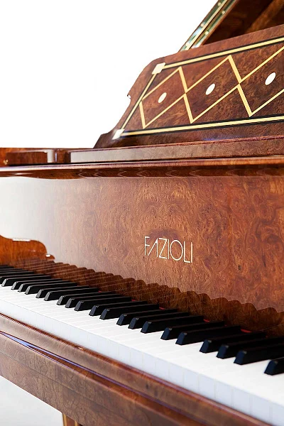 Рояль Fazioli Red Elm